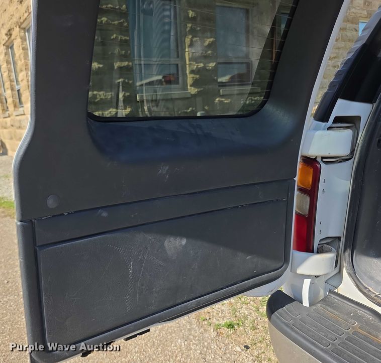 image for item EF3584 2002 Chevrolet Suburban 1500 SUV