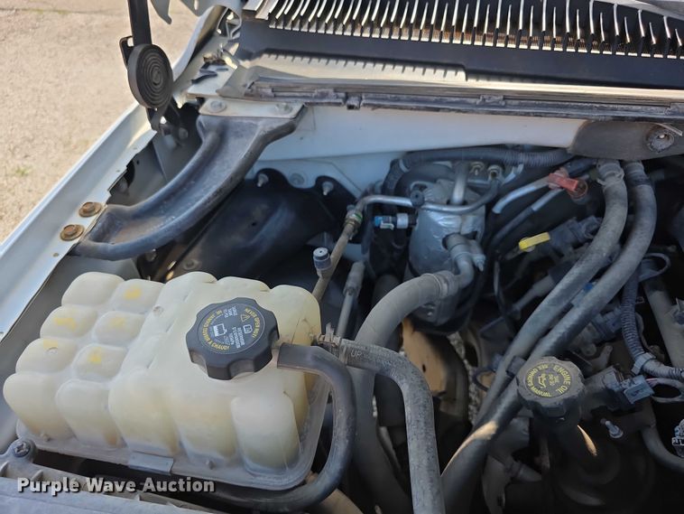 image for item EF3584 2002 Chevrolet Suburban 1500 SUV