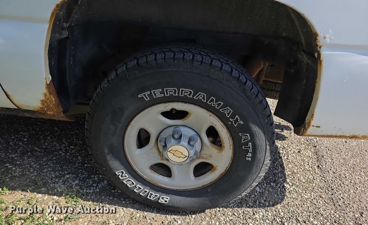 image for item EF3584 2002 Chevrolet Suburban 1500 SUV