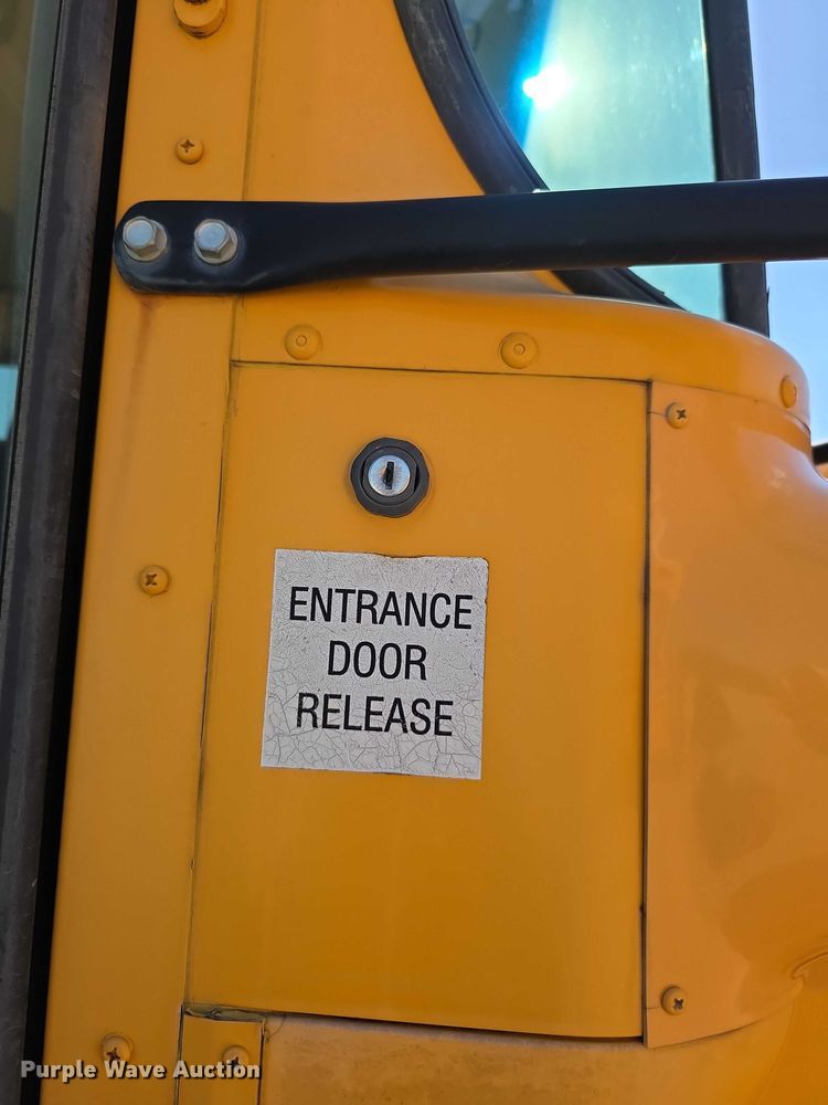 image for item EF3585 2013 International 3000 school bus