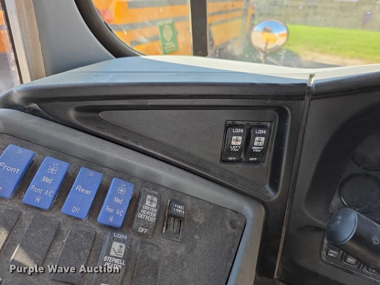 image for item EF3585 2013 International 3000 school bus