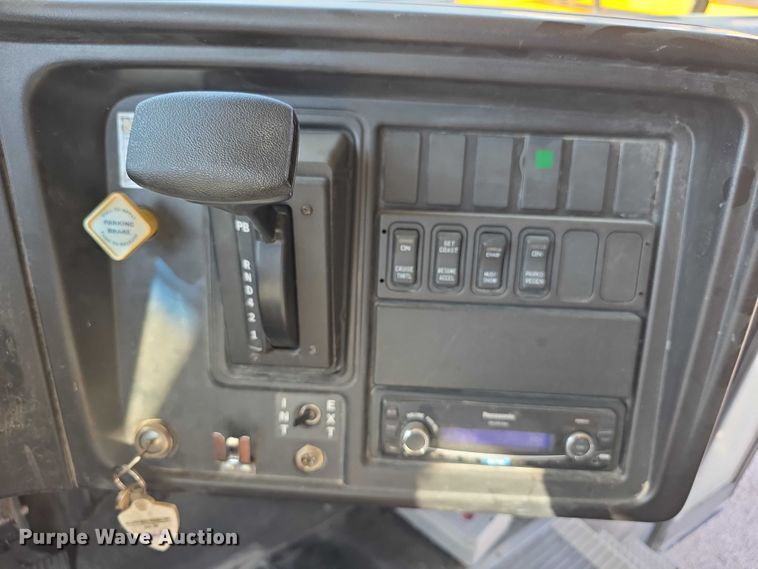 image for item EF3585 2013 International 3000 school bus