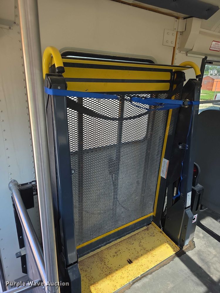 image for item EF3585 2013 International 3000 school bus