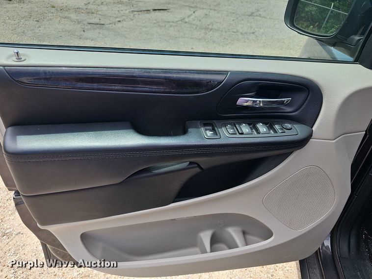 image for item EF3598 2015 Dodge Grand Caravan SXT van