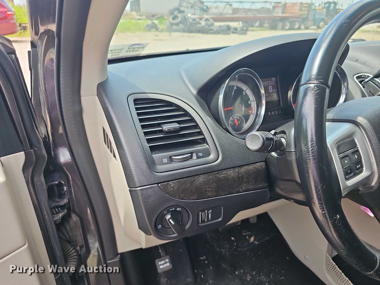 image for item EF3598 2015 Dodge Grand Caravan SXT van