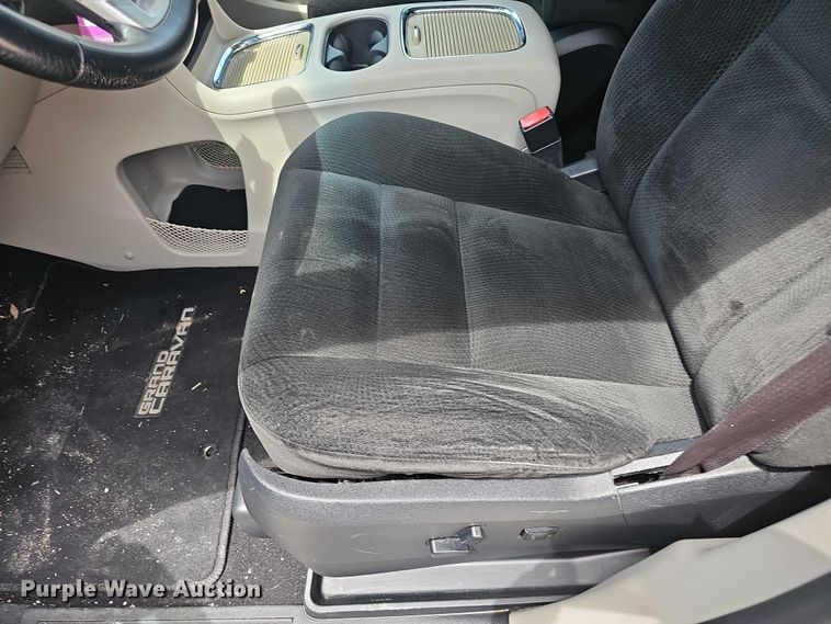 image for item EF3598 2015 Dodge Grand Caravan SXT van