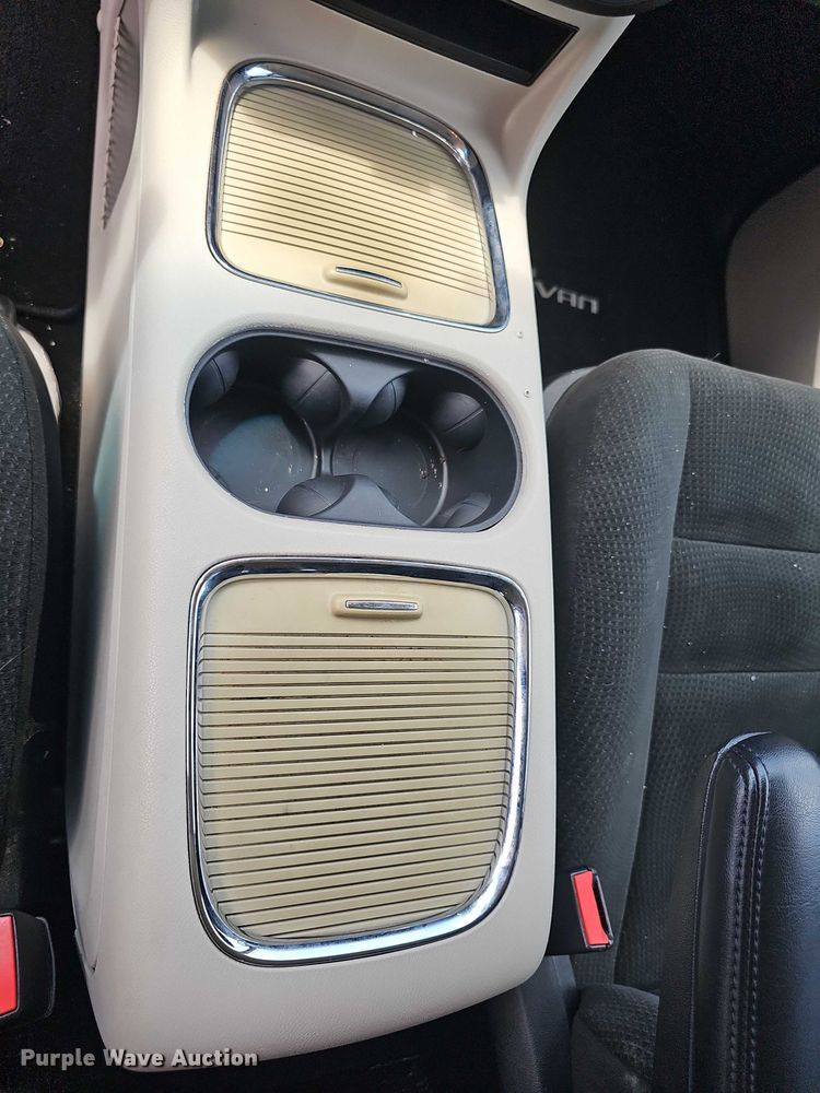 image for item EF3598 2015 Dodge Grand Caravan SXT van