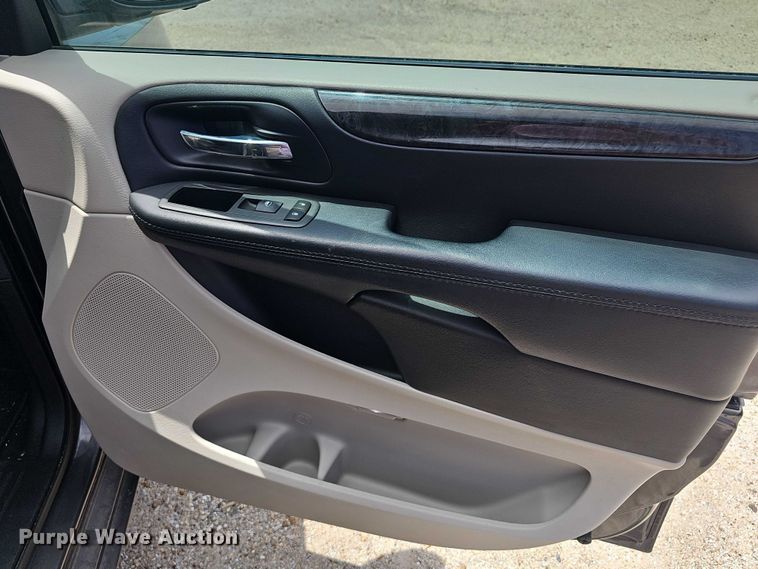 image for item EF3598 2015 Dodge Grand Caravan SXT van