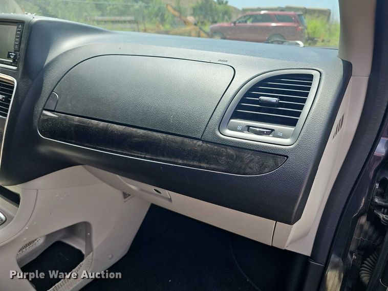 image for item EF3598 2015 Dodge Grand Caravan SXT van