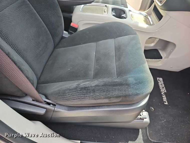 image for item EF3598 2015 Dodge Grand Caravan SXT van