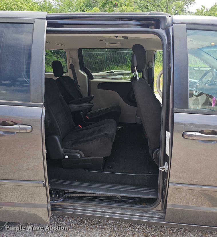 image for item EF3598 2015 Dodge Grand Caravan SXT van