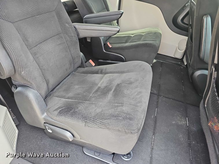 image for item EF3598 2015 Dodge Grand Caravan SXT van