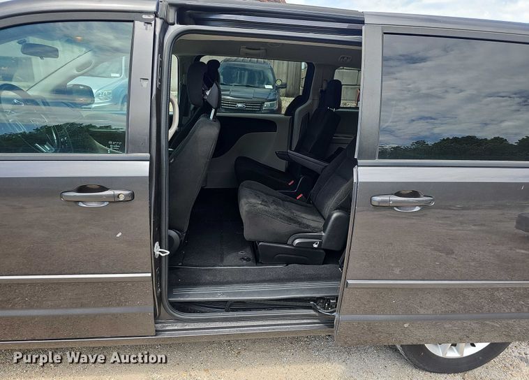 image for item EF3598 2015 Dodge Grand Caravan SXT van