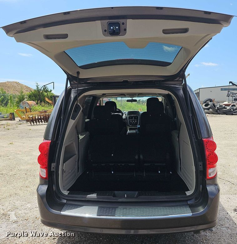 image for item EF3598 2015 Dodge Grand Caravan SXT van