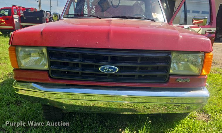 image for item EF3605 1988 Ford  F250HD brush fire truck