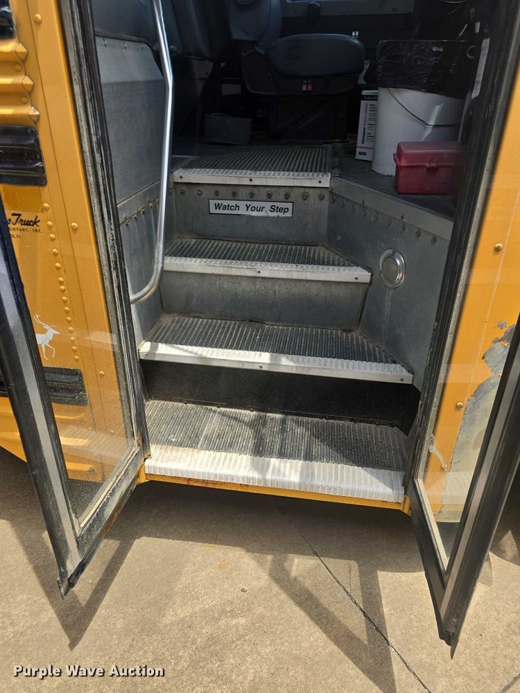 image for item EF3606 2003 Blue Bird school bus