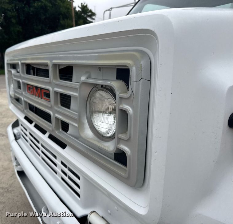 image for item EG6621 1988 GMC C7000 digger derrick truck