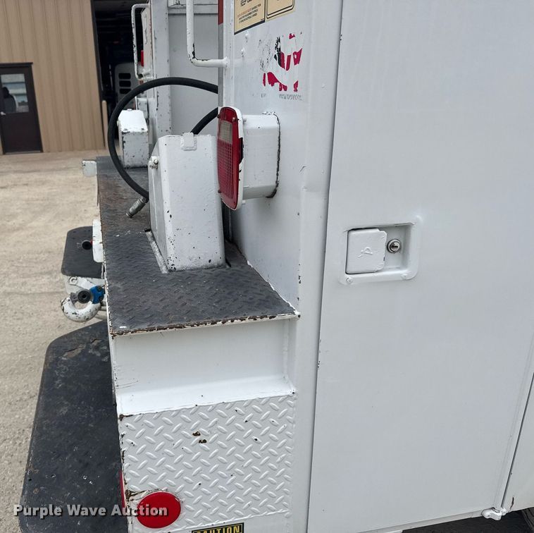 image for item EG6621 1988 GMC C7000 digger derrick truck