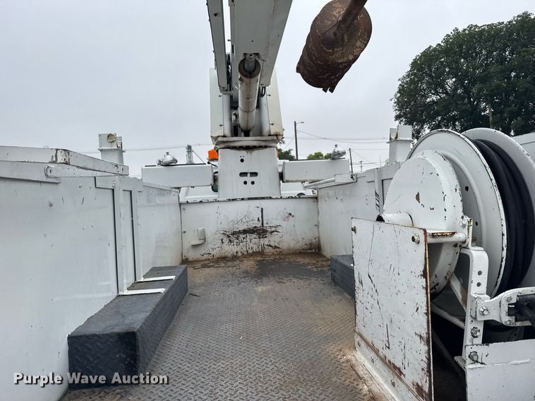 image for item EG6621 1988 GMC C7000 digger derrick truck