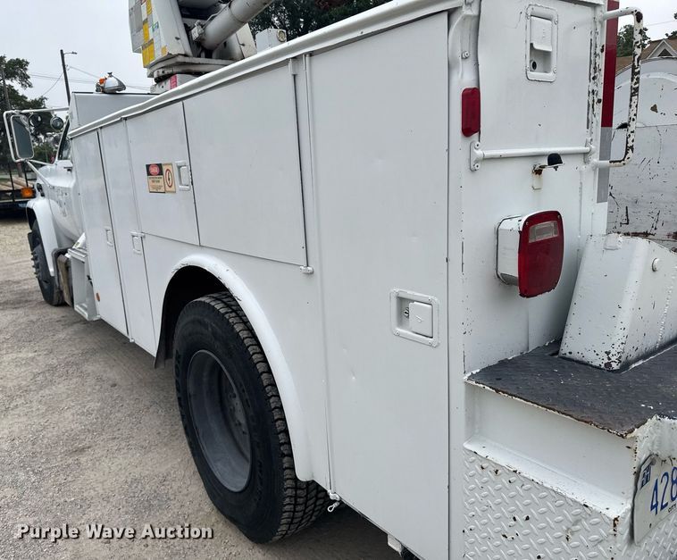 image for item EG6621 1988 GMC C7000 digger derrick truck