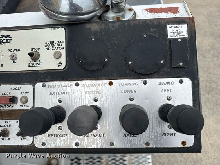 image for item EG6621 1988 GMC C7000 digger derrick truck