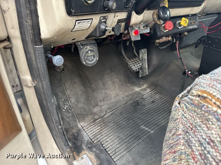 image for item EG6621 1988 GMC C7000 digger derrick truck