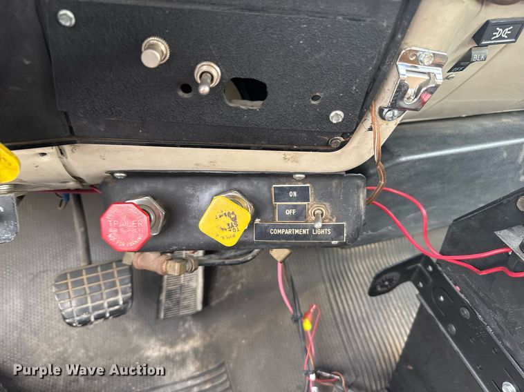 image for item EG6621 1988 GMC C7000 digger derrick truck