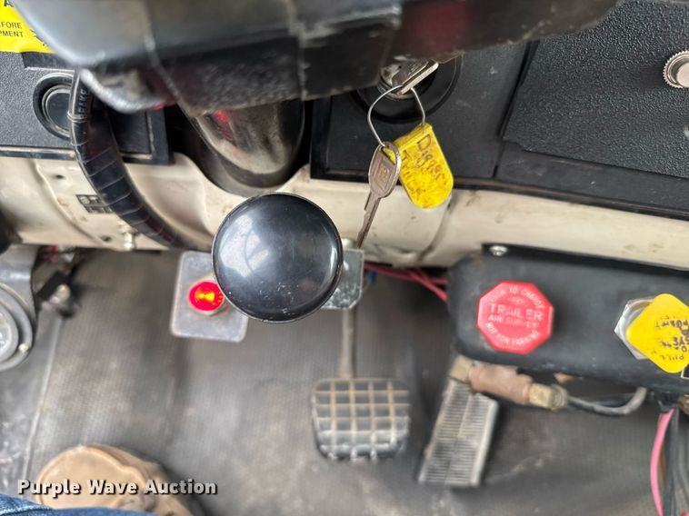 image for item EG6621 1988 GMC C7000 digger derrick truck