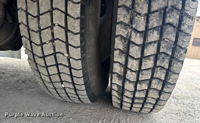 image for item EG6621 1988 GMC C7000 digger derrick truck