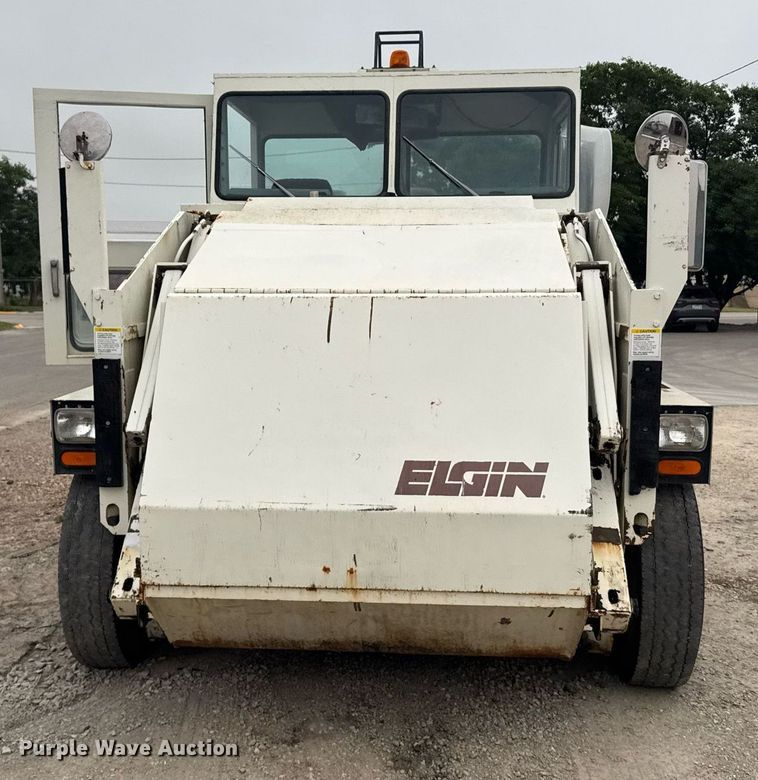 image for item EG6622 1994 Elgin Pelican P street sweeper truck