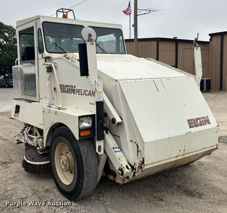 image for item EG6622 1994 Elgin Pelican P street sweeper truck