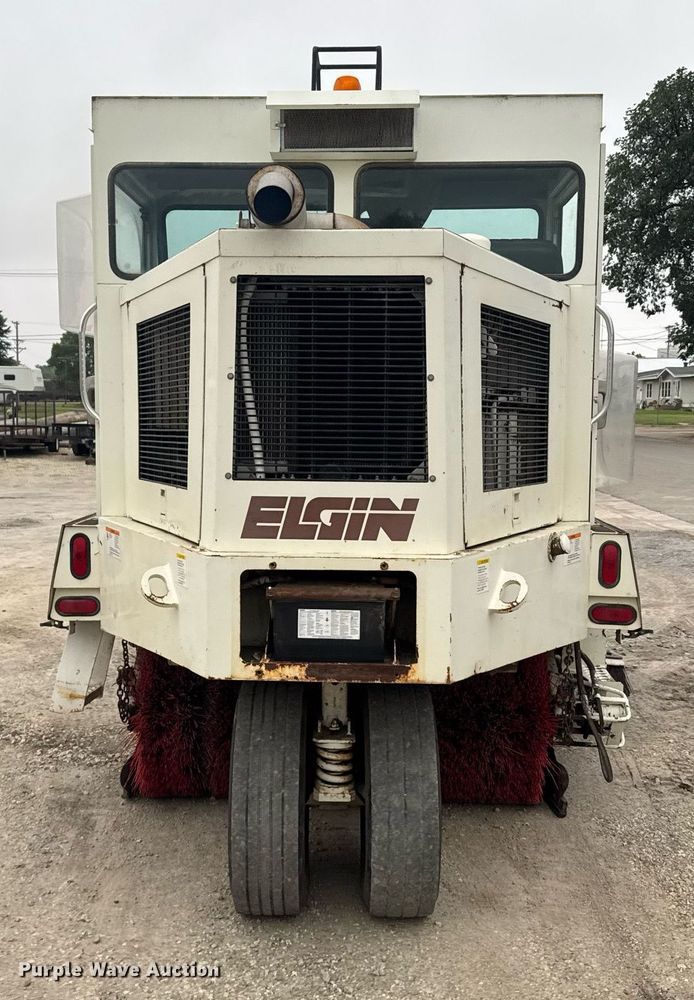 image for item EG6622 1994 Elgin Pelican P street sweeper truck