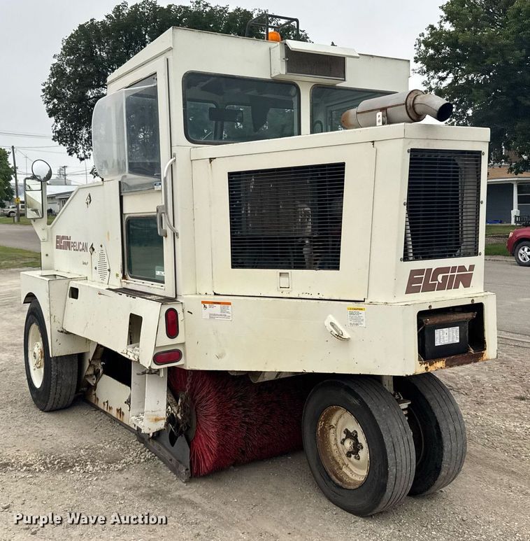 image for item EG6622 1994 Elgin Pelican P street sweeper truck