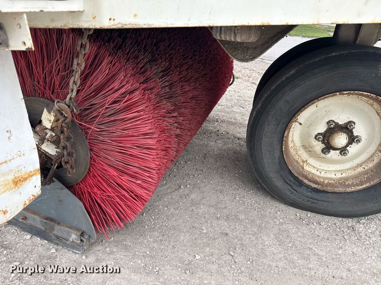 image for item EG6622 1994 Elgin Pelican P street sweeper truck