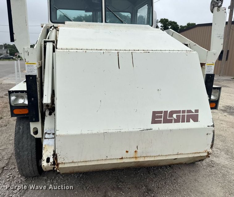 image for item EG6622 1994 Elgin Pelican P street sweeper truck