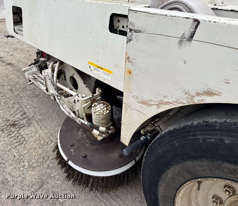 image for item EG6622 1994 Elgin Pelican P street sweeper truck