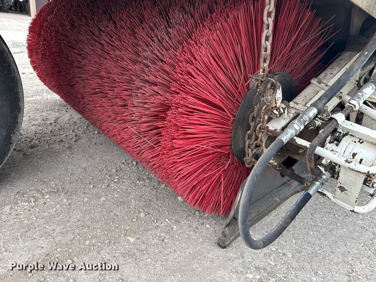 image for item EG6622 1994 Elgin Pelican P street sweeper truck