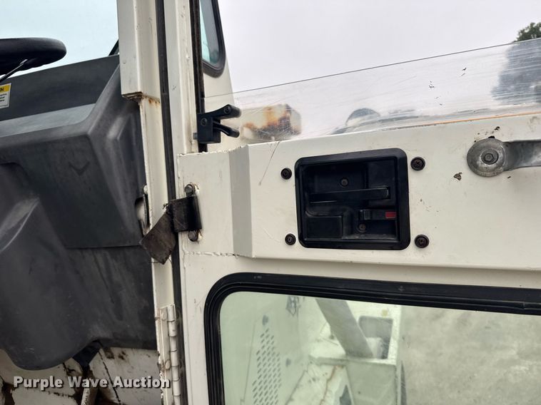 image for item EG6622 1994 Elgin Pelican P street sweeper truck