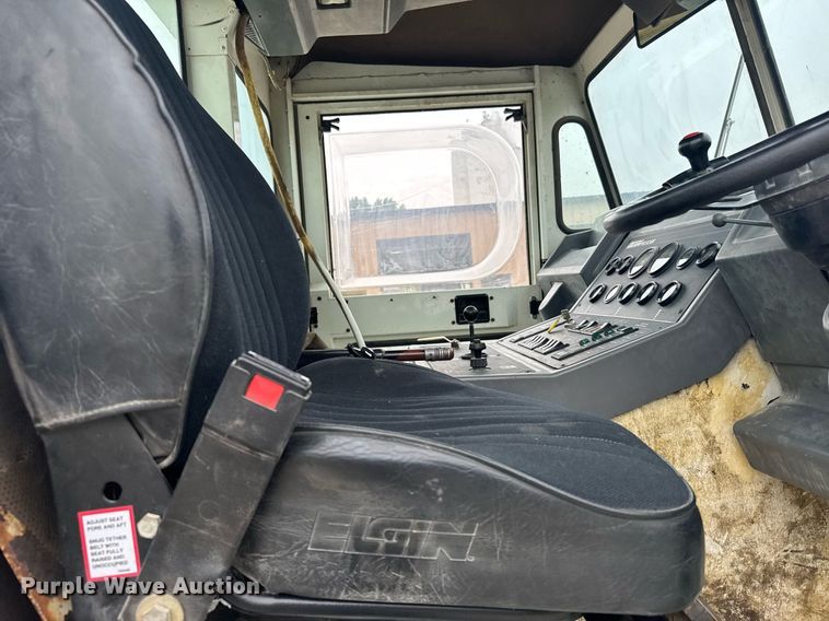 image for item EG6622 1994 Elgin Pelican P street sweeper truck