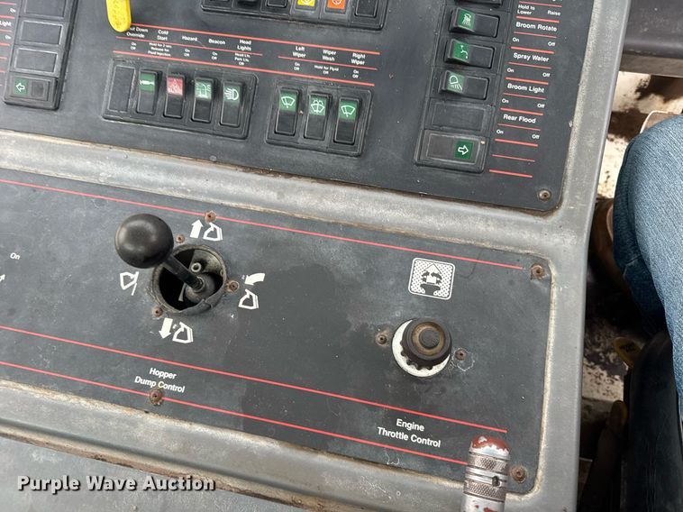 image for item EG6622 1994 Elgin Pelican P street sweeper truck