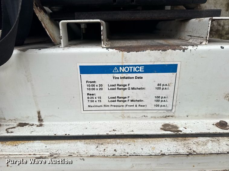 image for item EG6622 1994 Elgin Pelican P street sweeper truck