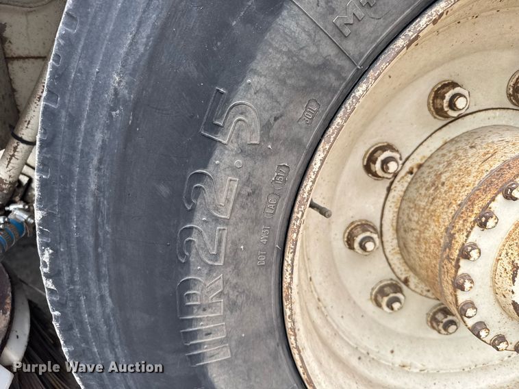 image for item EG6622 1994 Elgin Pelican P street sweeper truck