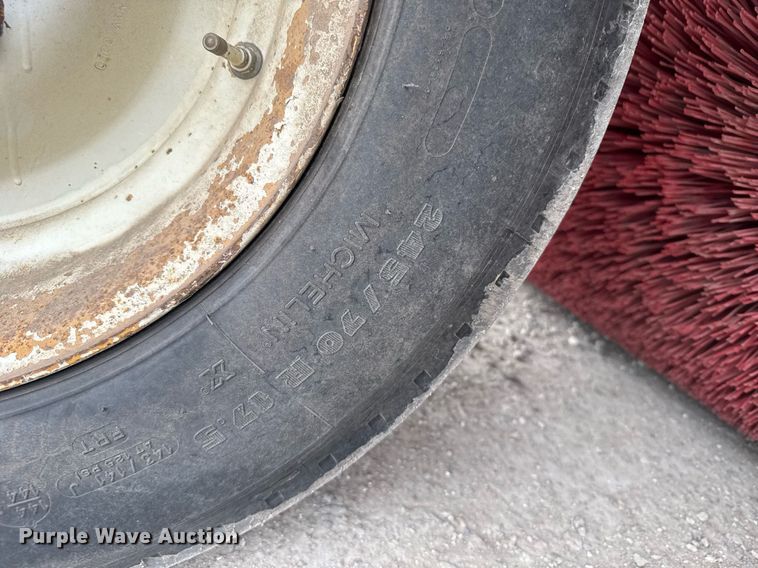 image for item EG6622 1994 Elgin Pelican P street sweeper truck