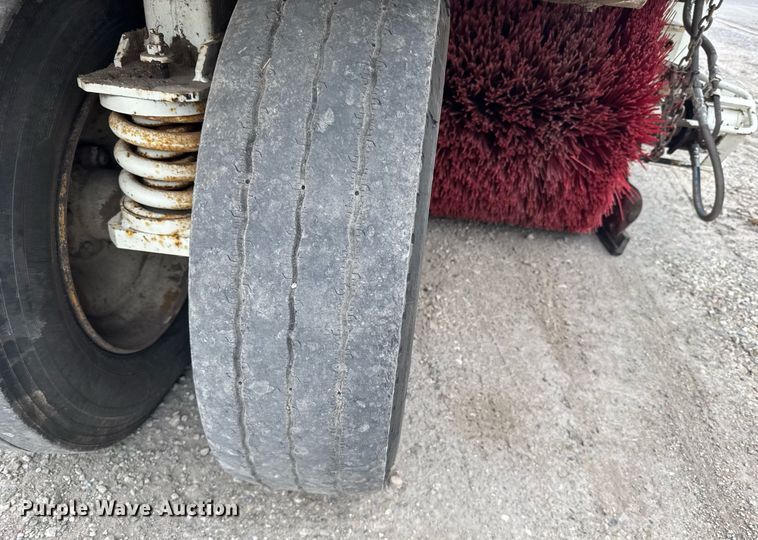 image for item EG6622 1994 Elgin Pelican P street sweeper truck