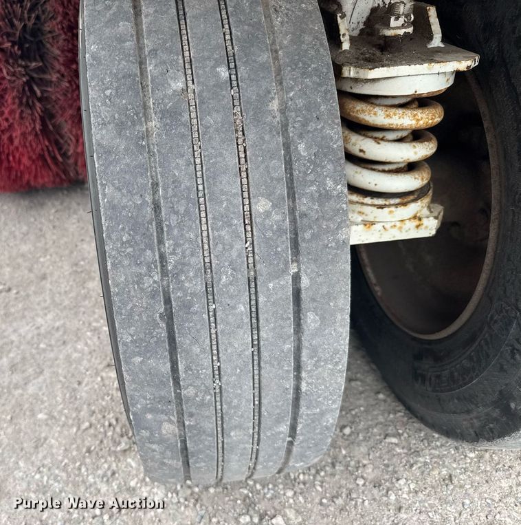 image for item EG6622 1994 Elgin Pelican P street sweeper truck