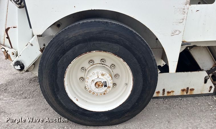 image for item EG6622 1994 Elgin Pelican P street sweeper truck