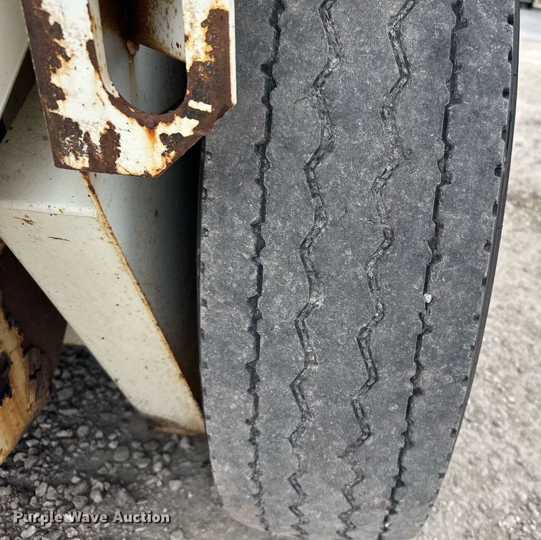 image for item EG6622 1994 Elgin Pelican P street sweeper truck