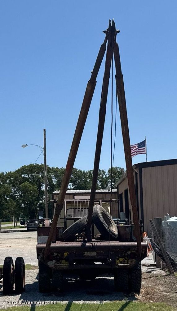 image for item EG6624 1963 GMC winch truck