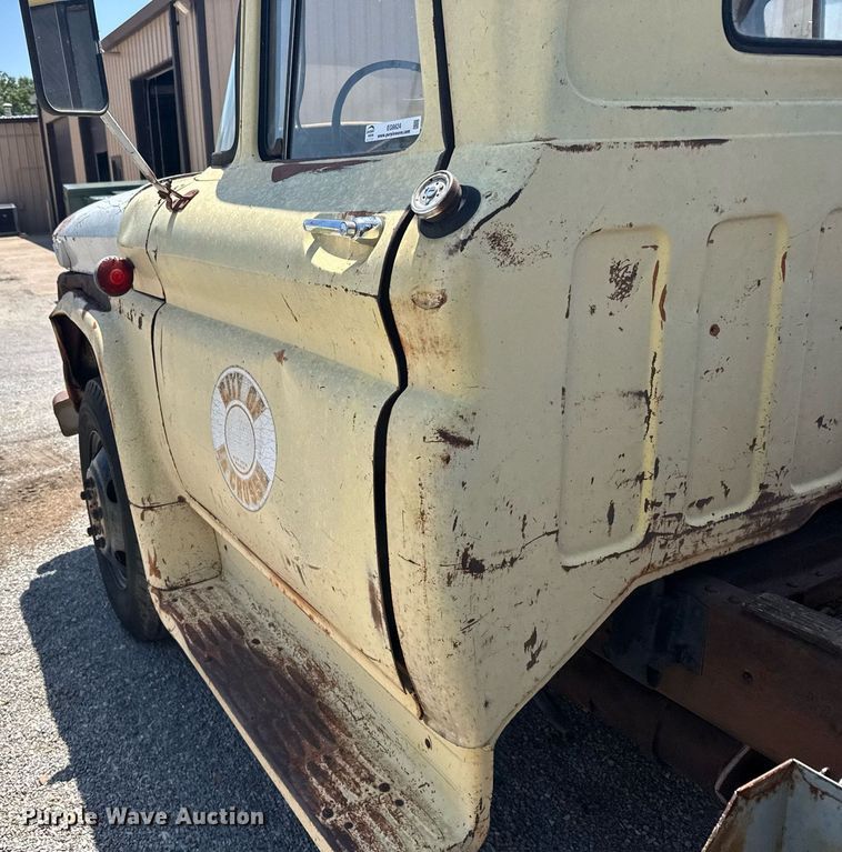 image for item EG6624 1963 GMC winch truck