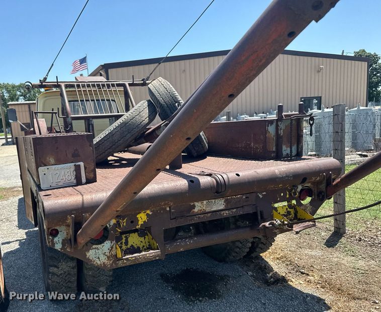 image for item EG6624 1963 GMC winch truck